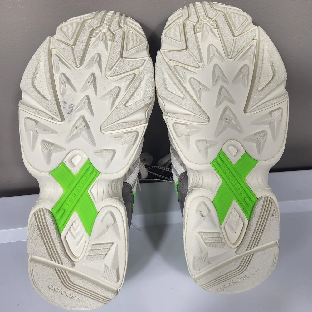 Adidas Yung-96 NWT Solar Green Men's Running/Walking Sneakers US Size 6, 2018